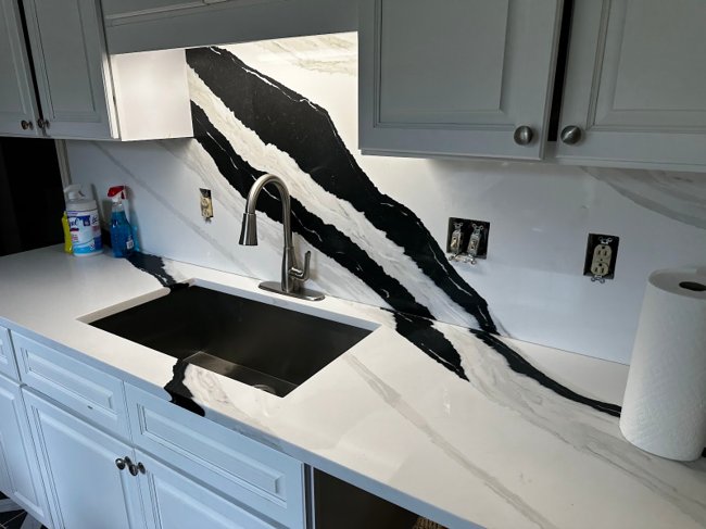 Statement stone backsplash